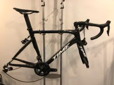 This is already a hard to find frameset and it's in immaculate condition, featuring the France speci...