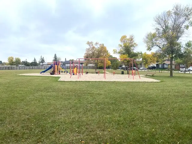 House for Rent 3 bed 2 ba Fenced in yard Great school catchment in Long Term Rentals in Winnipeg - Image 28
