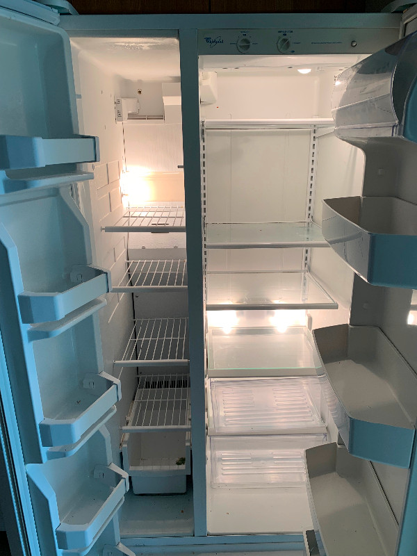 Whirpool white refridgerator in Refrigerators in City of Toronto - Image 2