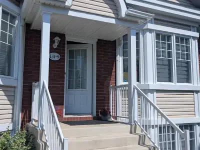 Maison à louer pour le 1er août. 2100$ Située dans le coin le plus recherché de St Basile : 4 chambr...
