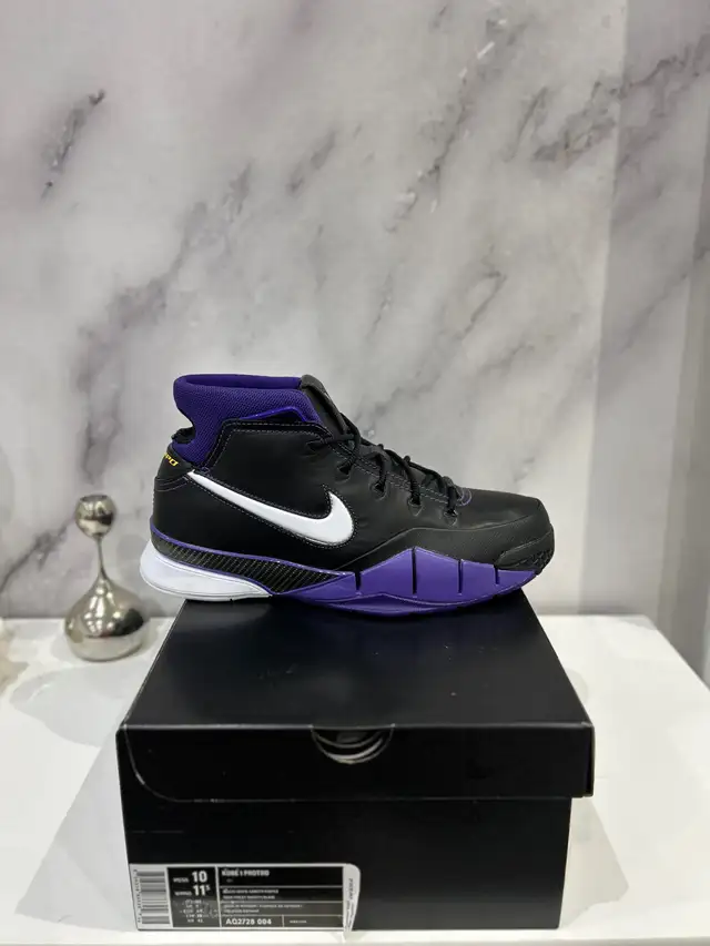 Nike Kobe 1 Protro Purple Reign size 10 in Men's Shoes in Markham / York Region - Image 2