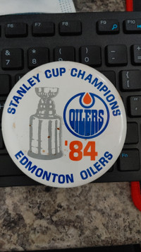 Vintage 1984 Edmonton Oilers Stanley Cup Champions Button