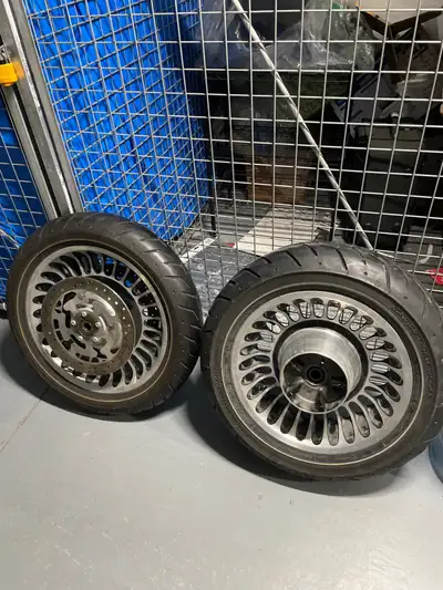 Original rims and tires for a 2010 road king