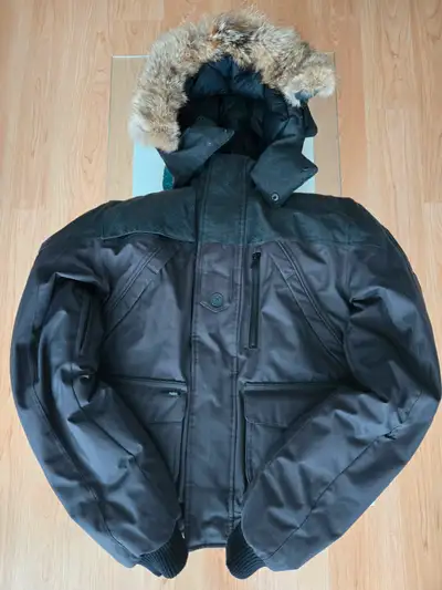 100% Genuine and Authentic. Retails for $1195! Excellent Condition - only worn for one season. Absol...