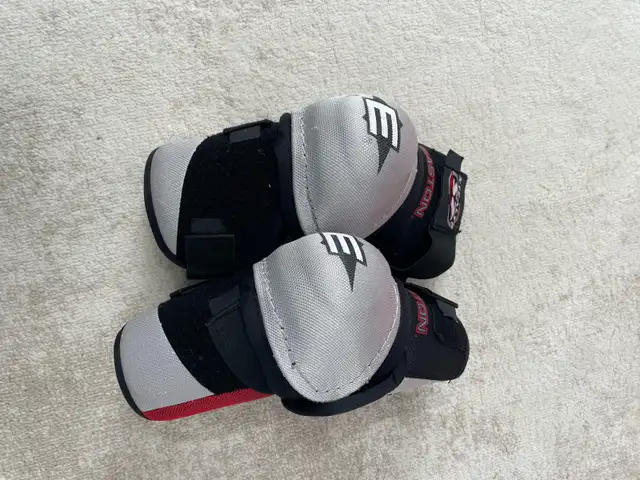 Easton stealth S7 senior medium elbow pads  in Hockey in Oakville / Halton Region - Image 4