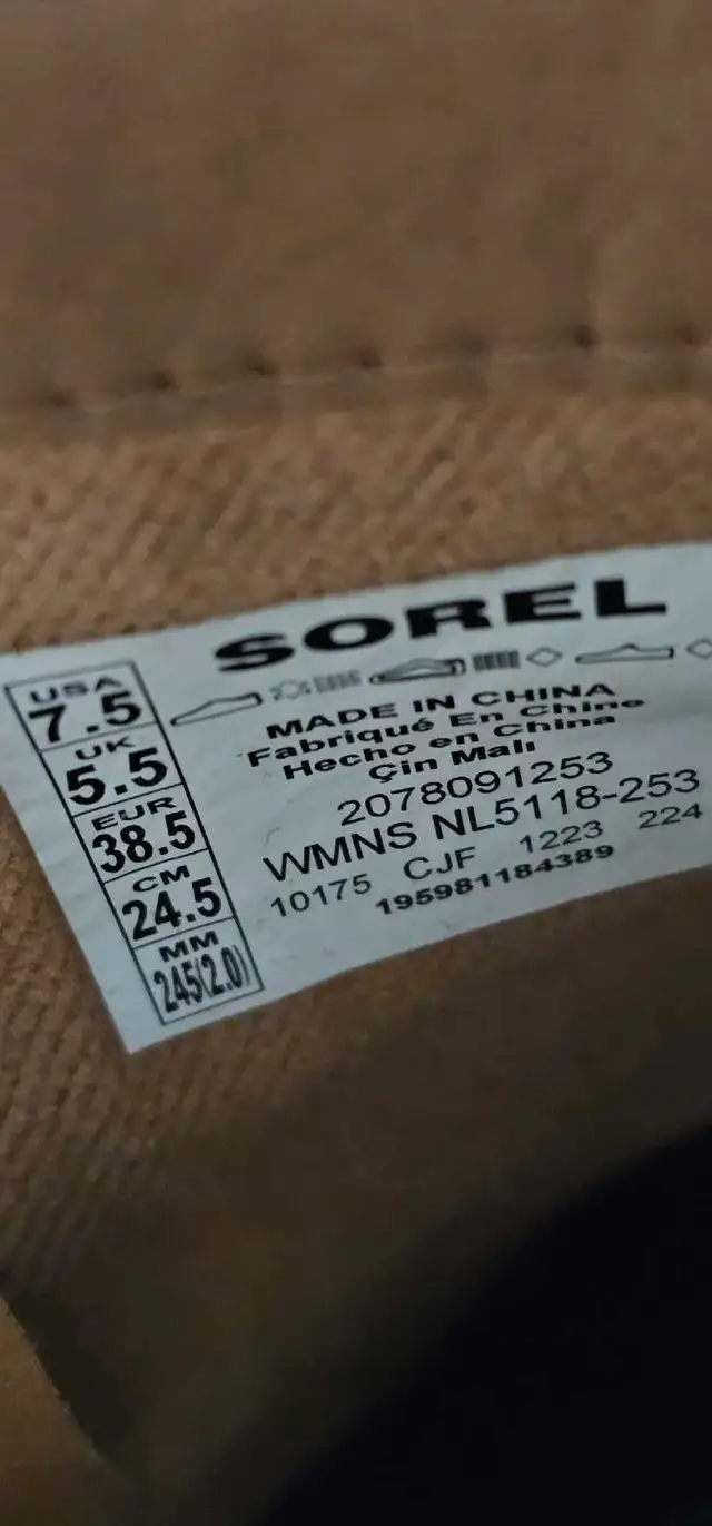 SOREL Women's Ankle Boots - Tan Leather in Women's - Shoes in Mississauga / Peel Region - Image 9