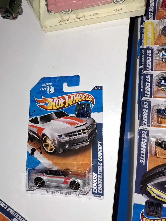 Camaro Convertible Concept Hot Wheels FTE 2011 lot of 2 in Toys & Games in Guelph - Image 8