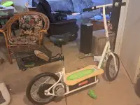 RAZER ELECTRIC SCOOTER WITH SEAT