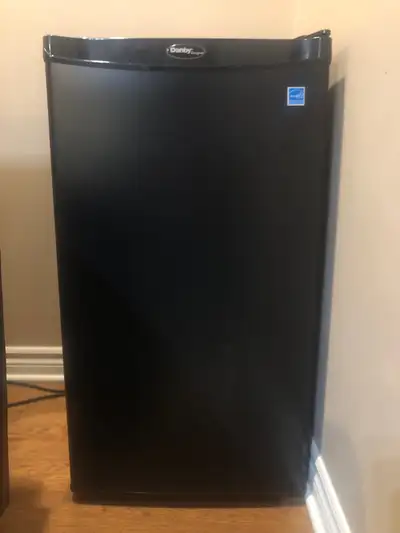 Danby small beverage fridge Like brand new I used for one year I bought brand new . If you intereste...