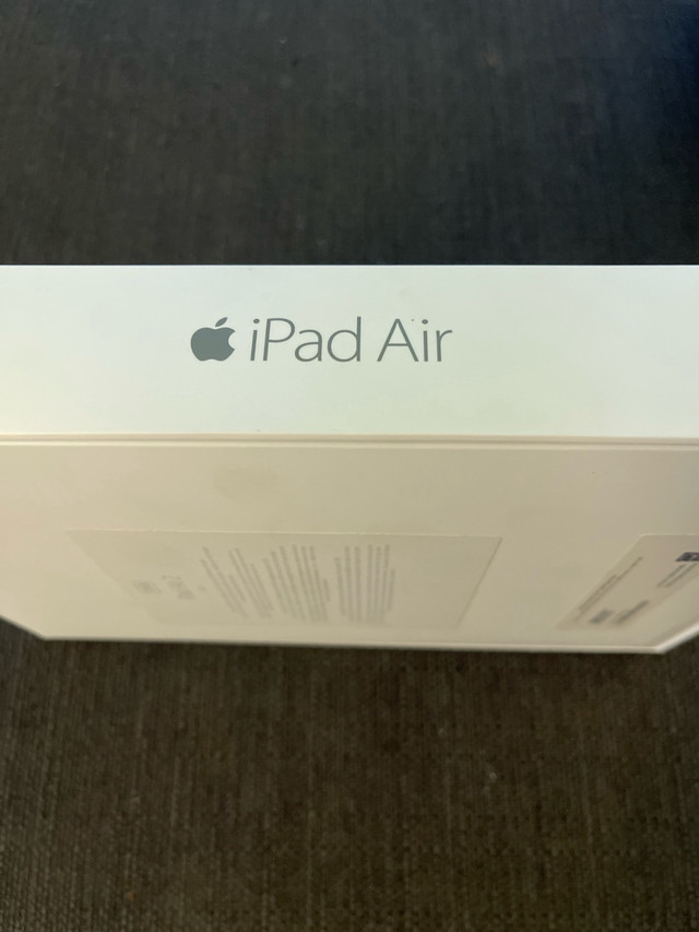 Apple iPad Air box in iPads & Tablets in Oshawa / Durham Region - Image 3