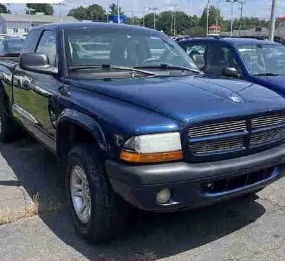 Dodge Dakota 2003 178200km v6 magnum ,,,3.9 litres ,,transmission automatique,,2x4,,2 portes , air c...