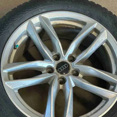 MAGS AUDI 18“ AVEC PNEUS HIVER 235/50/18 bon pour un ou meme 2 Hiver