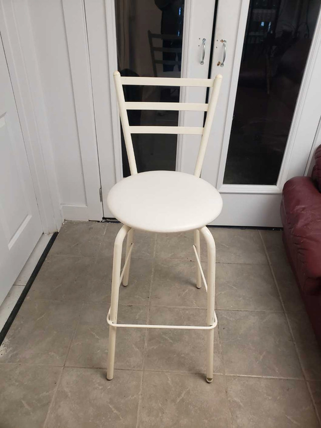 Dining bar stool / chair in Dining Tables & Sets in Edmonton
