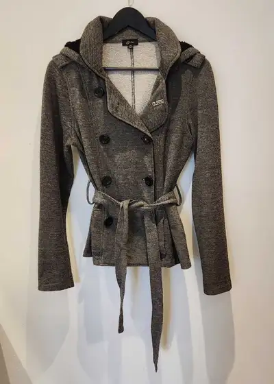 Guess Sweater Jacket The jacket features a double-breasted button closure, a belted waist, and a rem...