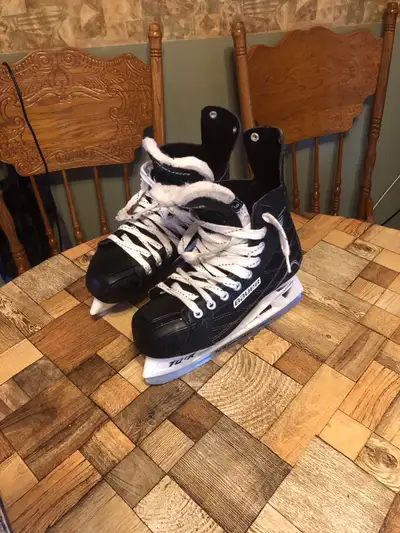 Patin de hockey Bauer nexus 200( modèle reconnu pour sa durabili, View more