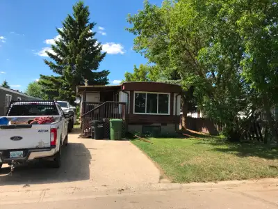 If this ad is here applications are still being accepted. This main floor unit at 4942 43st Vermilio...
