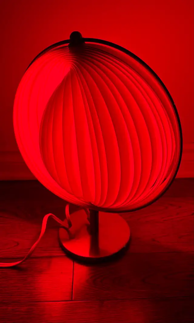 Space Age “Moon” Table Lamp 1970s in Indoor Lighting & Fans in City of Montréal - Image 3