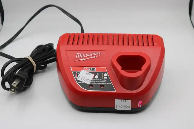 48-59-2401 M12 Lithium Ion 12 Volt Battery Charger (#189)