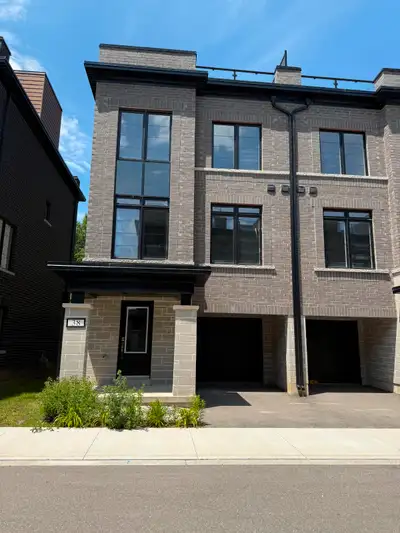 Brand new 3-storey townhome with two private rooftop for rent