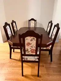 Custom-made extendable dining set