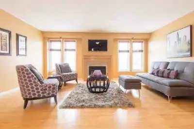 SUPERB LUXURY 3-BEDR HOUSE IN ALTA VISTA /OAK PARK NEAR TOH/CHEO