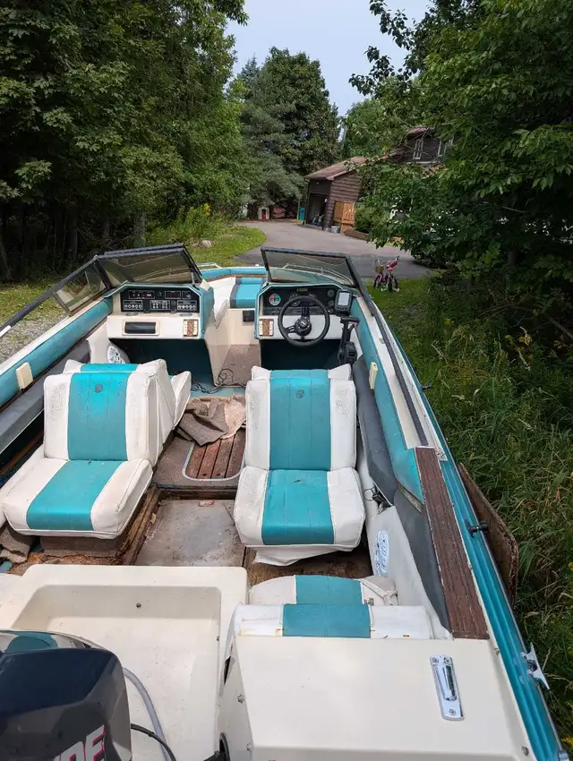 Edson Bowrider (18ft)  with Evinrude 100 BHP Outboard in Powerboats & Motorboats in Saint John - Image 7