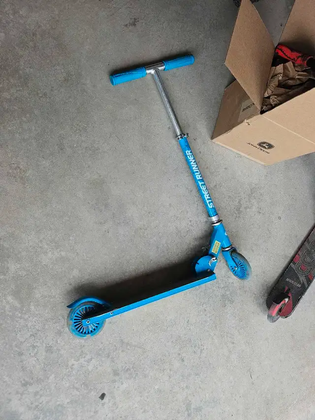 scooter  for sale in Scooters & Pocket Bikes in Winnipeg - Image 5