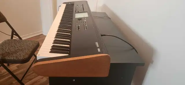 Korg Kronos 2 88 in Pianos & Keyboards in Laval / North Shore - Image 3