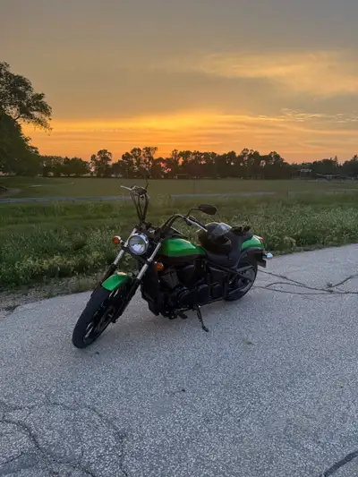2018 Kawasaki Vulcan custom 6000 kms Second owner, just purchased in may Super nice bike, loud (Vanc...
