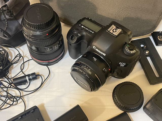 Canon EOS 5D MkIII and Package in Cameras & Camcorders in City of Toronto - Image 4