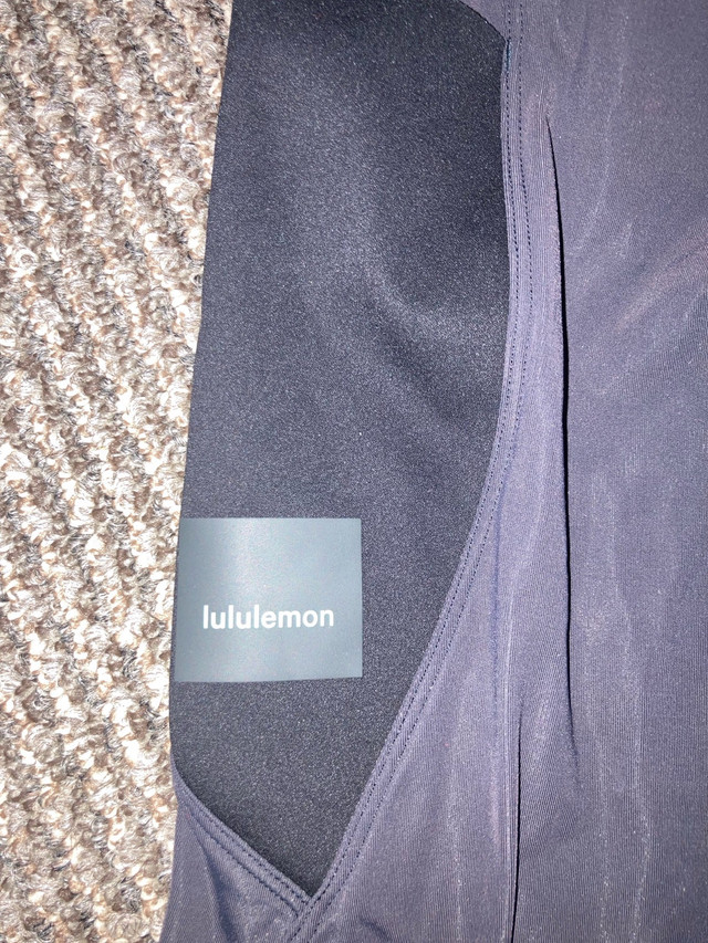 Size 4 Lululemon leggings in Women's - Bottoms in Charlottetown - Image 3
