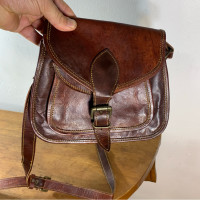 Vintage crossbody leather bag