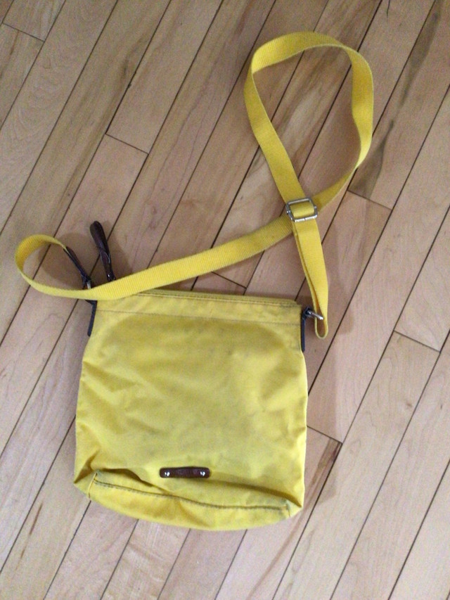 Nine West cross body purse  in Women's - Bags & Wallets in Edmonton - Image 2