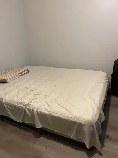 It’s nice basement room for rent close to Oshawa mall