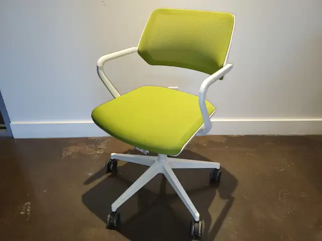 Steelcase Qivi Green Office Chair