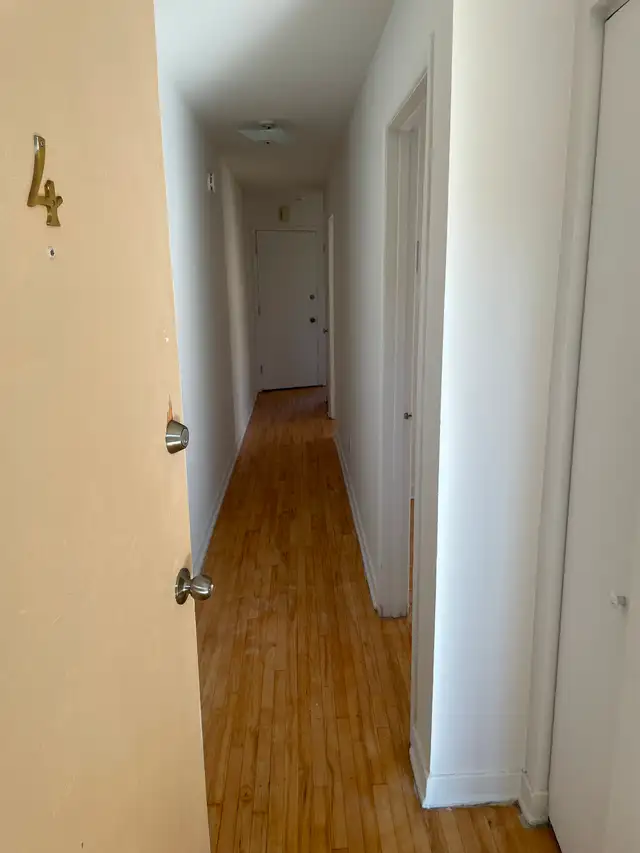 $1350 / 4.5  a louer / for rent (Greenfield Park)