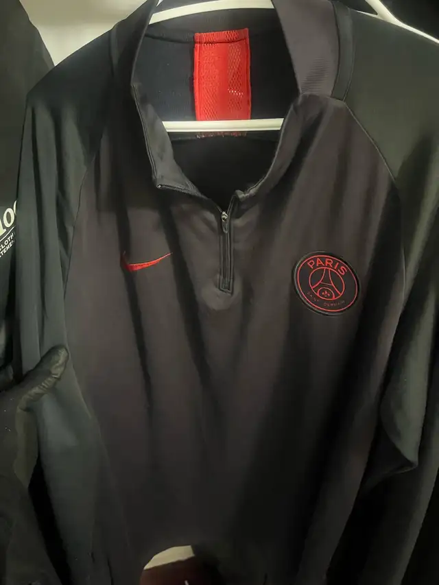 Alberta Sales, Nike Men's PSG Quarter Zip Top (L), Charcoal in Arts & Collectibles in Revelstoke - Image 6