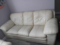 Luxury Leather Sofa & 2 chairs 