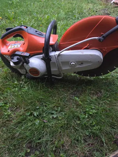 I am selling a Stihl TS420 concrete saw. This saw has been used, but it is still in good working con...