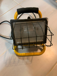 LUMIÈRE PORTABLE D’APPOINT POUR CHANTIER CONSTRUCTION