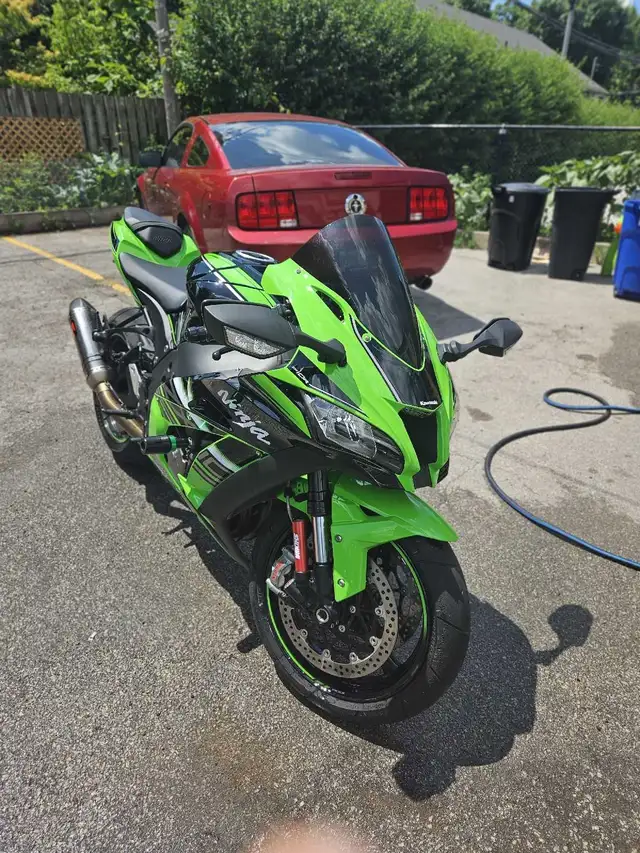 Kawasaki ninja. zx10r  krt edition in Sport Bikes in Oakville / Halton Region - Image 4