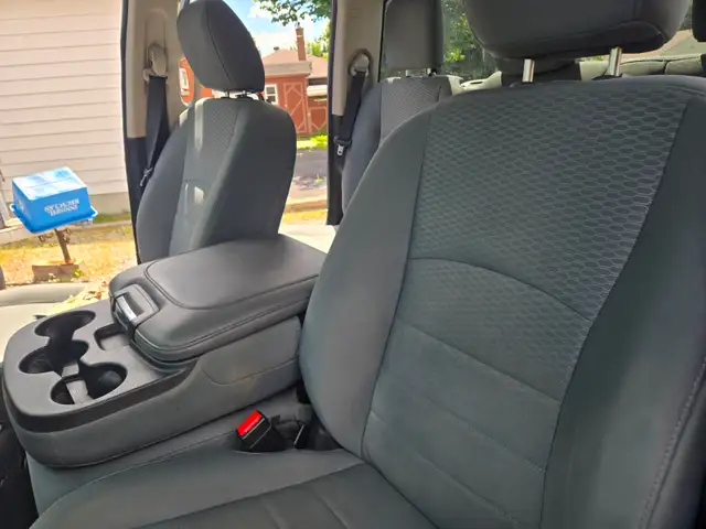 2017 Dodge RAM 4x4 65KM576493246376192008