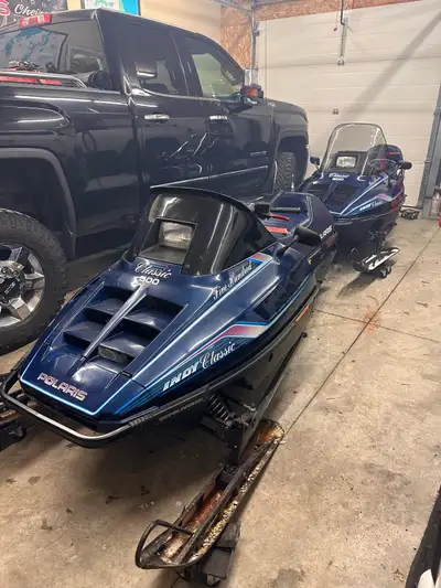 1993 Indy 500 classic 1700miles in excellent condition no rips cracks anywhere