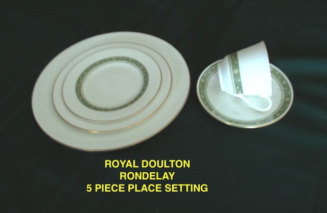 ROYAL DOULTON CHINA - RONDELAY in Arts & Collectibles in Moncton - Image 2
