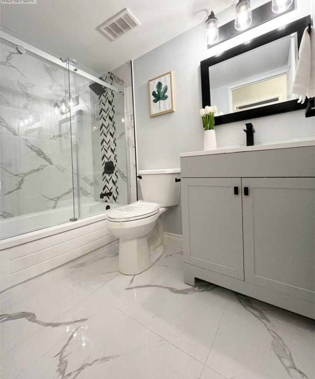 Washroom renovation and tile installation professional  in Insulation in Oshawa / Durham Region - Image 2