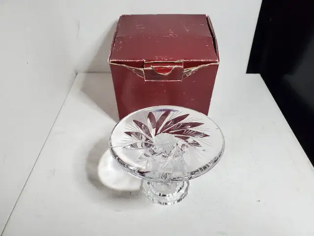 Pinwheel crystal chandelier usagé / candle holder used in Home Décor & Accents in West Island - Image 4