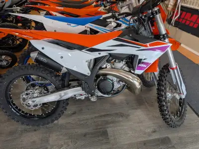 NEW KTM XC 300, xcf450 and 250 SX bikes is stock At blowout prices, only a few remain so don't miss...