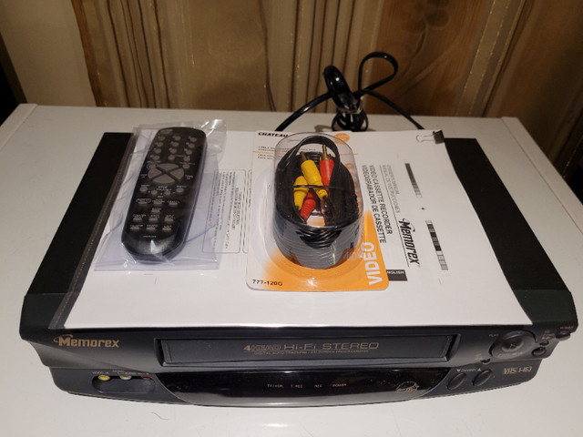 MEMOREX MVR4052 VCR 4-Head Hi-Fi Stereo with remote in CDs, DVDs & Blu-ray in Barrie - Image 4