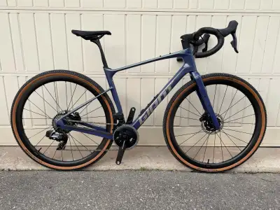 FS: 2025 Giant Revolt Advanced Pro 0 - 54cm - Gravel Bike, View more