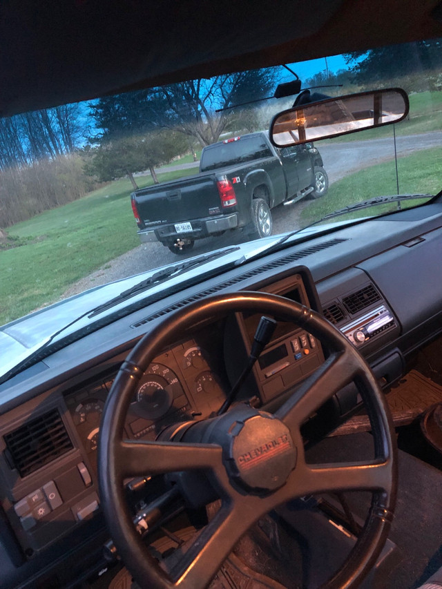 1990 chevy Silverado 4x4 in Cars & Trucks in Belleville - Image 3